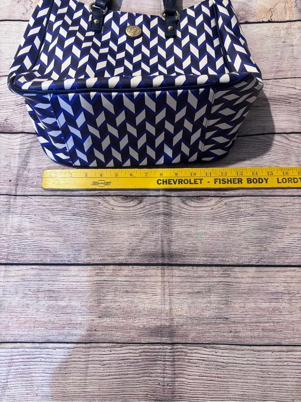 Tommy Hilfiger graphic chevron
